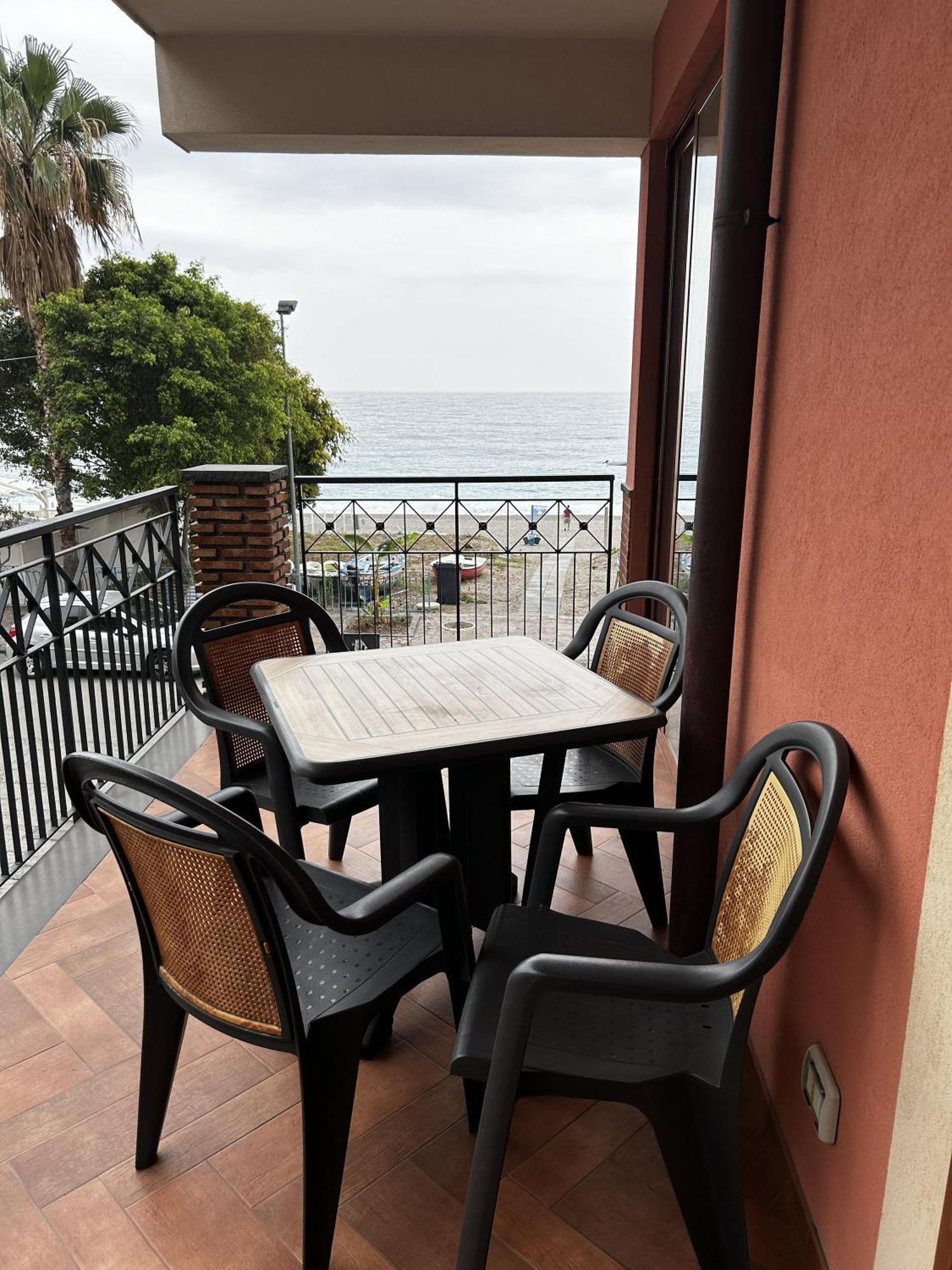 Taormina Beach Front - Mazzeo Buitenkant foto