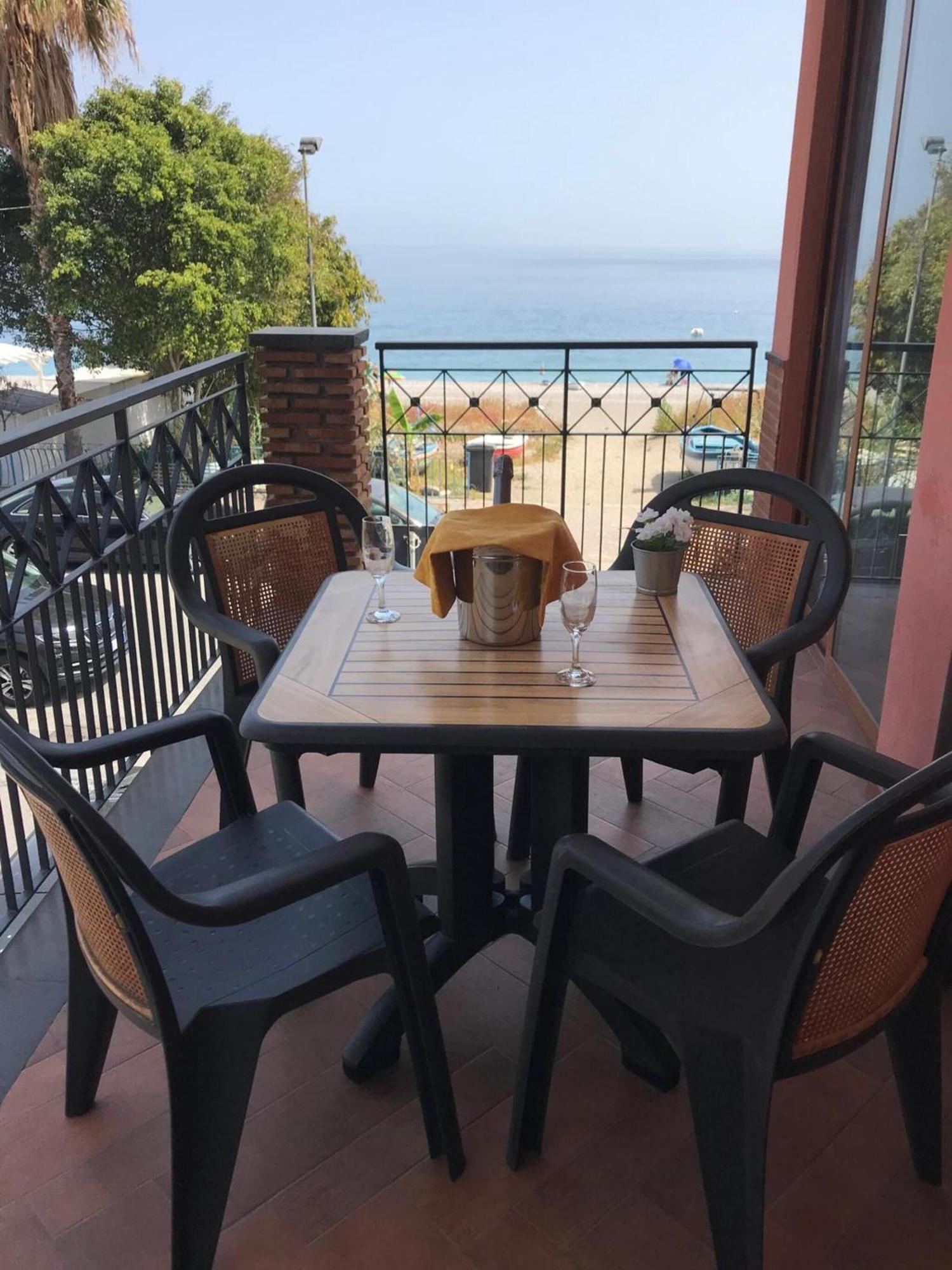 Taormina Beach Front - Mazzeo Buitenkant foto